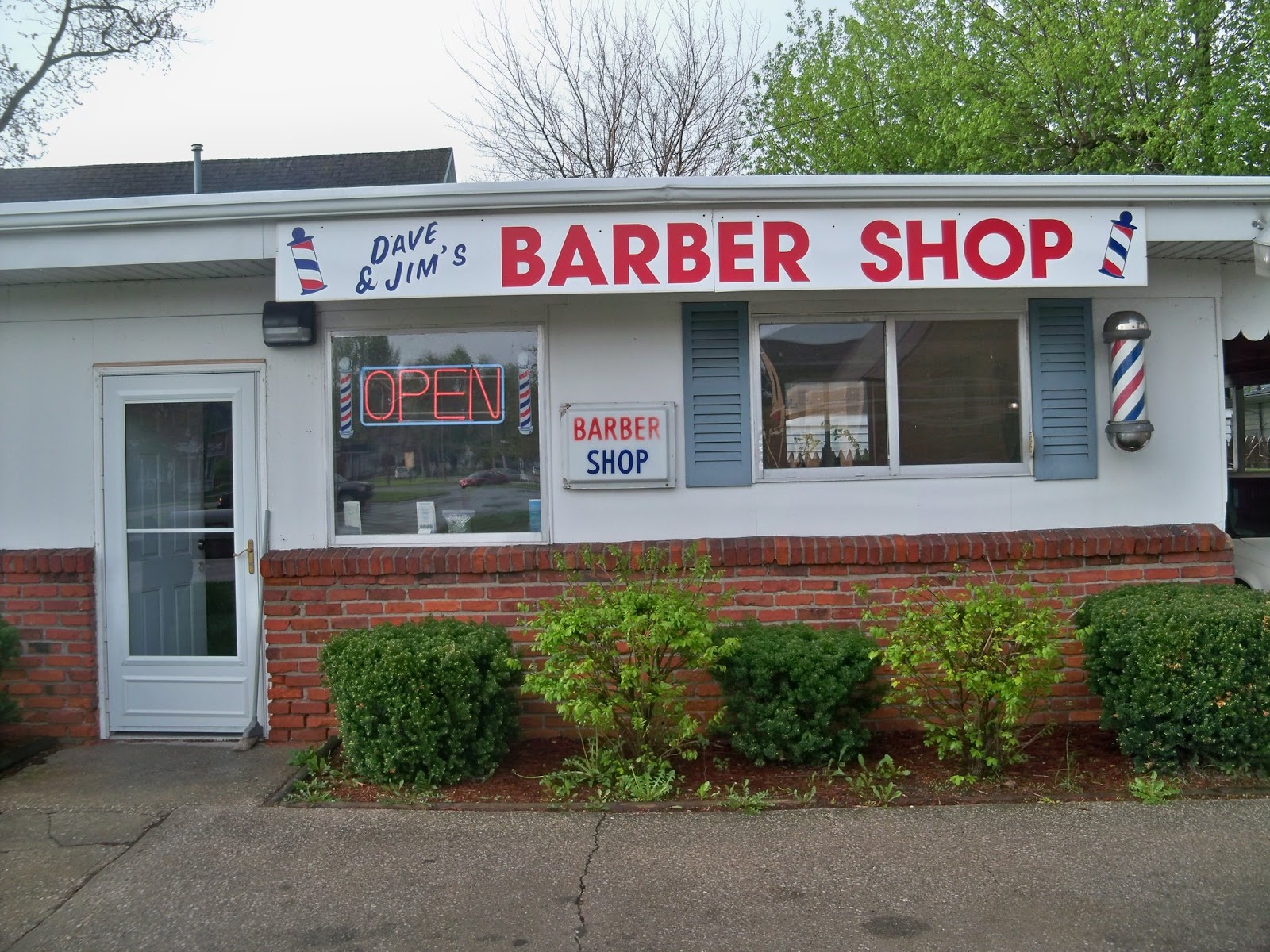 Dave & Jim's Barber Shop in